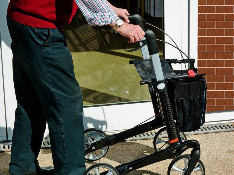 rollator-2298056_960_720